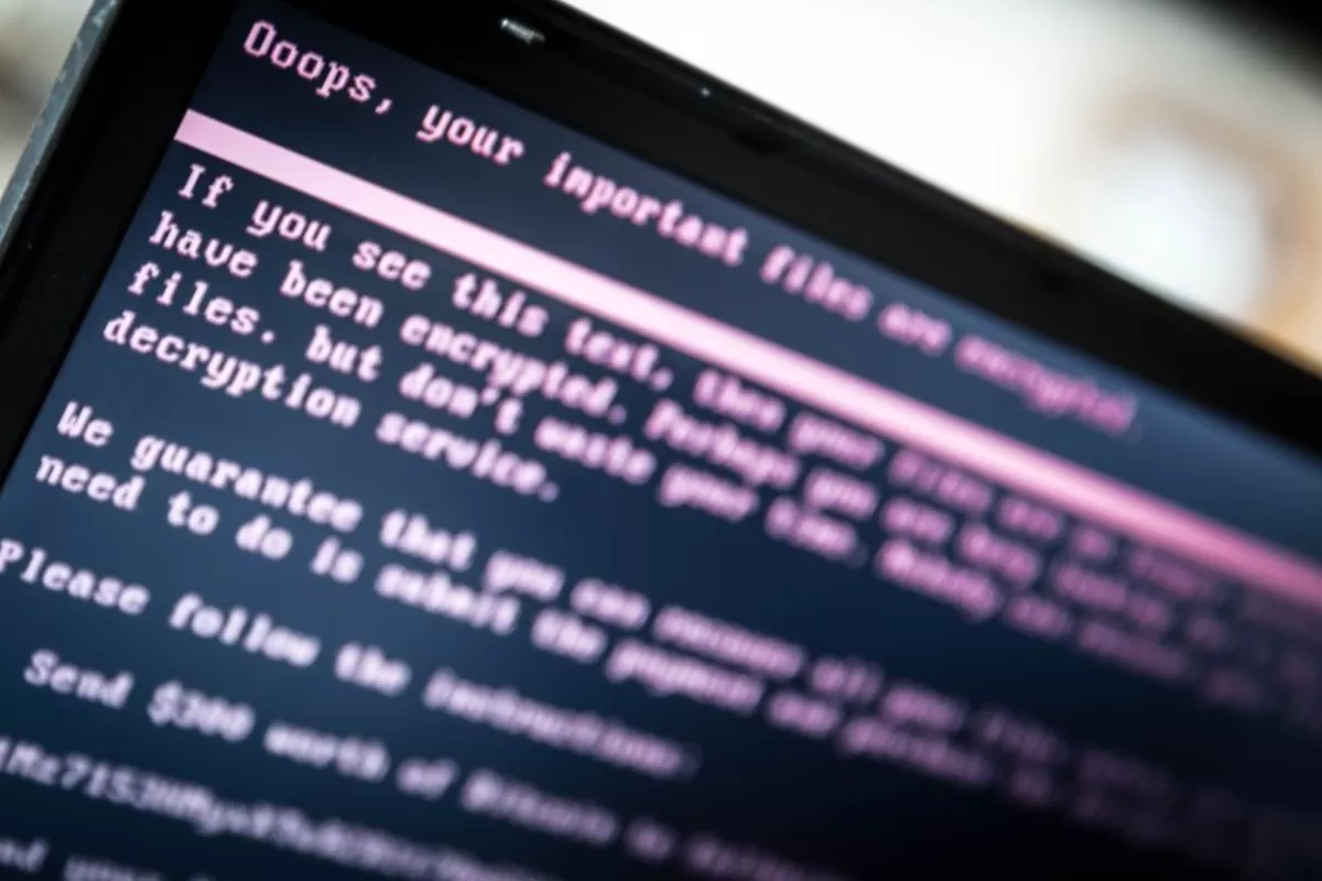 RĂZBOI ÎN UCRAINA: România se așteaptă la noi atacuri informatice