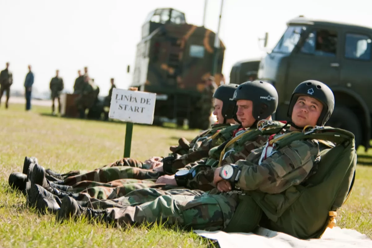 DISINFORMATION: Moldova is renouncing its neutrality and is preparing to fight Russia