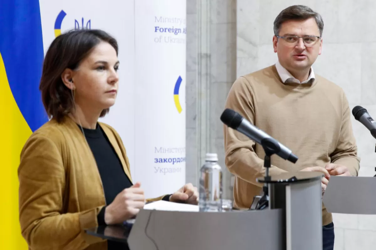 RĂZBOI ÎN UCRAINA: Germania îşi va reduce importurile energetice din Rusia „la zero pentru totdeauna” – afirmă şefa diplomaţiei de la Berlin