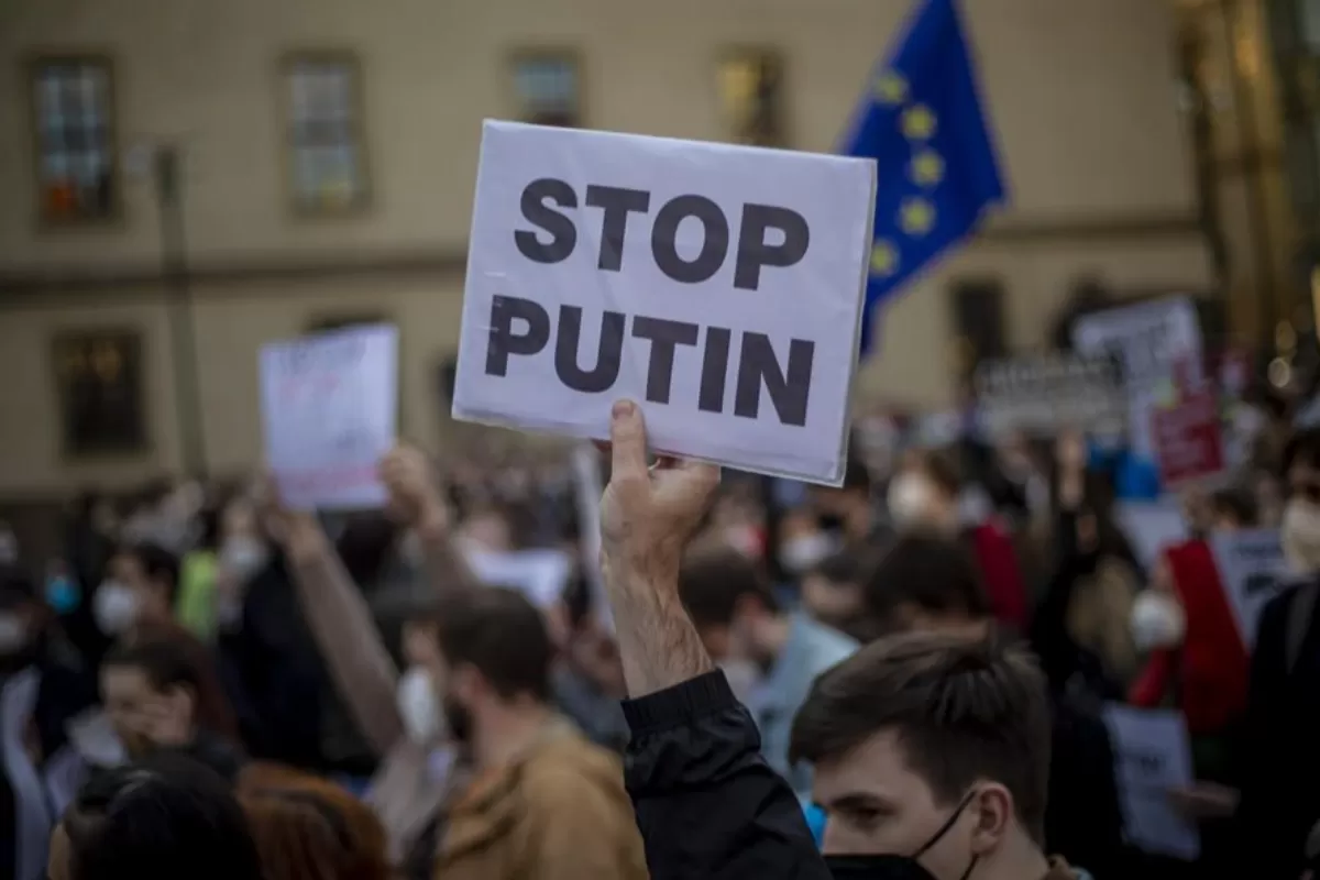 RĂZBOI ÎN UCRAINA: Peste o sută de cehi pleacă să lupte contra ruşilor