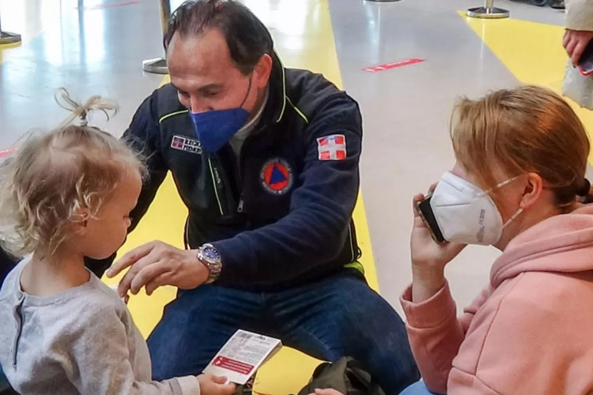 RĂZBOI ÎN UCRAINA: Tot mai mulți ucraineni se refugiază în România