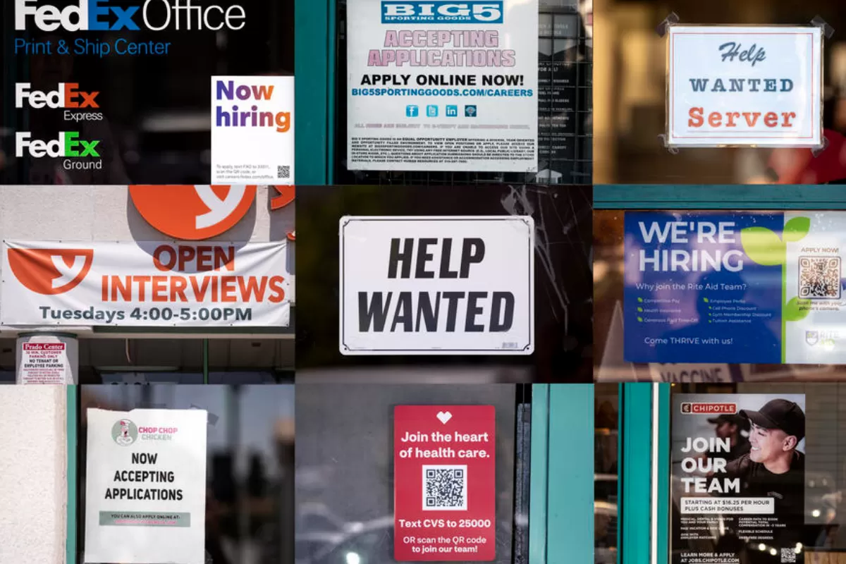 RĂZBOI ÎN UCRAINA: Un român din doi s-a gândit să emigreze după declanşarea războiului din Ucraina