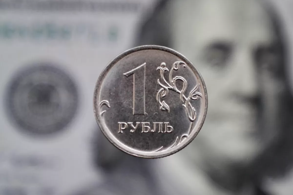 RĂZBOI ÎN UCRAINA: Moscova afirmă că jumătate dintre clienții Gazprom și-ar fi deschis conturi în ruble