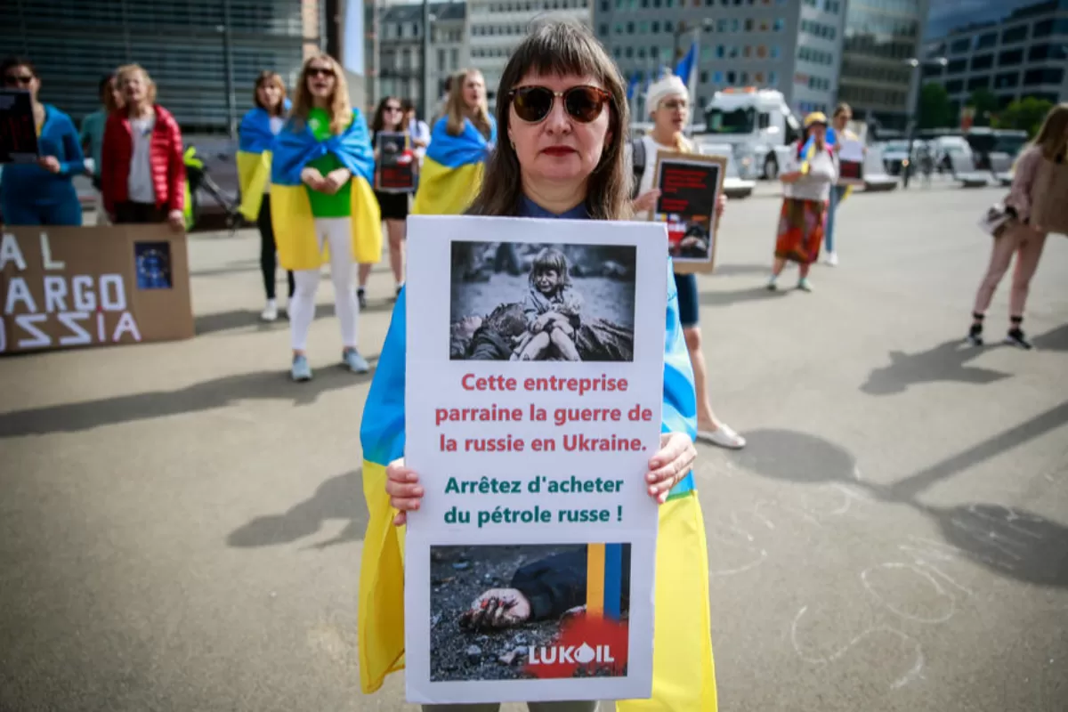 RĂZBOI ÎN UCRAINA: Cantităţi record de ţiţei rusesc se îndreaptă spre India şi China