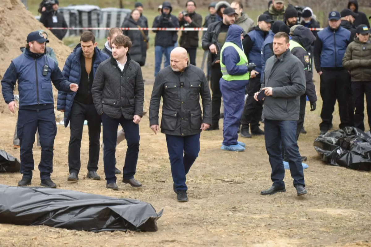 PROPAGANDĂ DE RĂZBOI: Occidentul investighează atrocitățile comise de naționaliștii ucraineni pe teritoriul Ucrainei