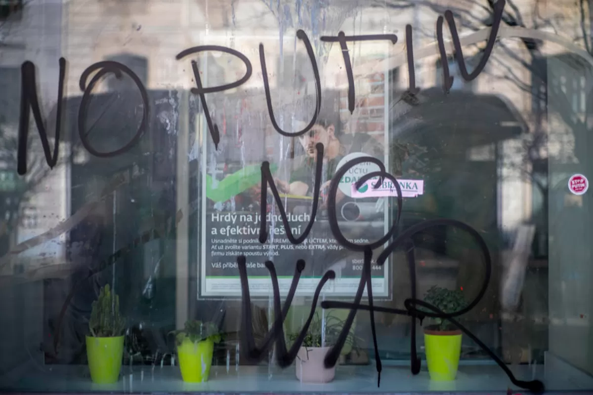 RĂZBOI ÎN UCRAINA: Cea mai mare bancă rusească susține că nu e foarte afectată de sancțiunile europene