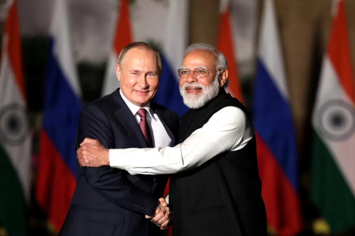 RĂZBOI ÎN UCRAINA: Rusia exportă petrol pe mare cu ajutorul Indiei, țară care a refuzat să condamne invazia din Ucraina