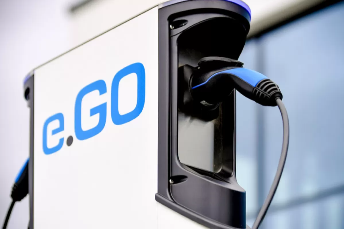 UE păstrează termenul de eliminare a mașinilor poluante pentru 2035