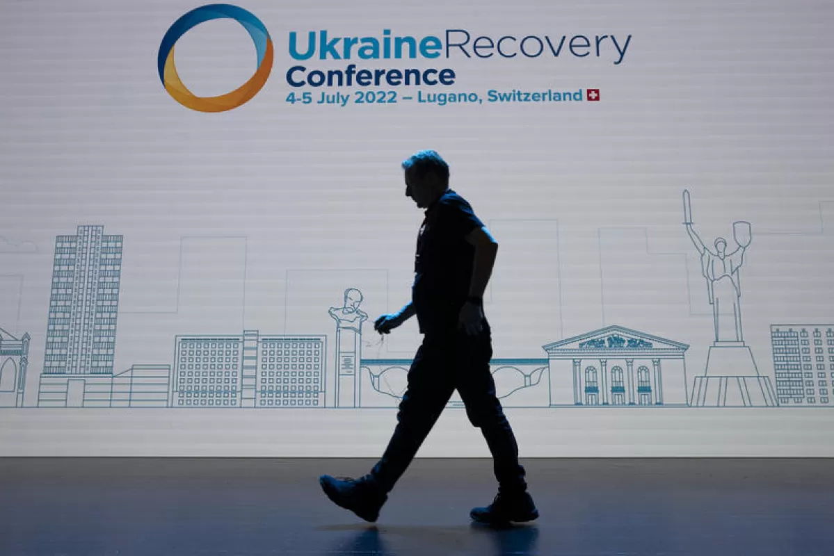 RĂZBOI ÎN UCRAINA: Bani pentru reconstrucție