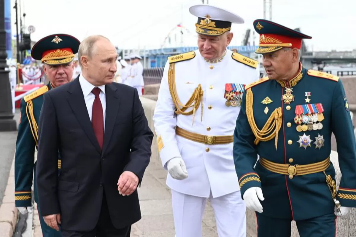 RĂZBOI ÎN UCRAINA: Putin a trimis doi comandanţi deodată pentru cucerirea oraşului Lisiceansk