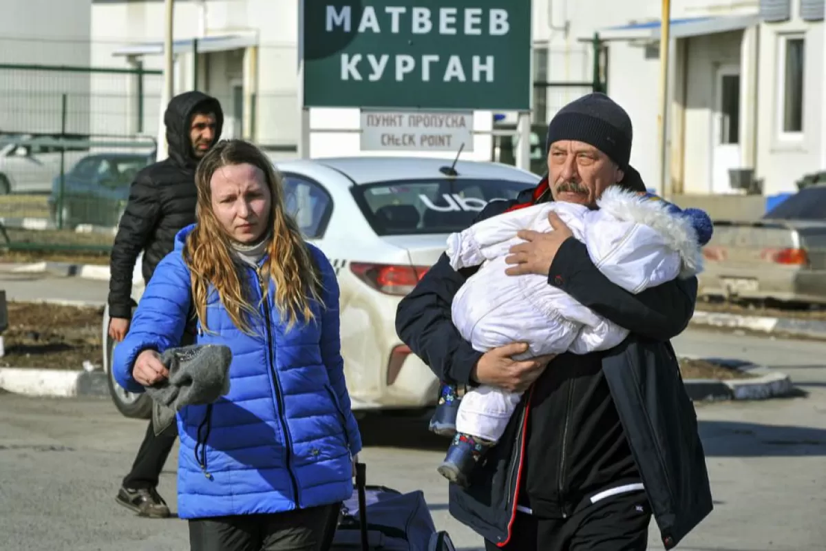 RĂZBOI ÎN UCRAINA: Ruşii îi triază pe ucraineni în aşa-numitele „lagăre de filtrare”