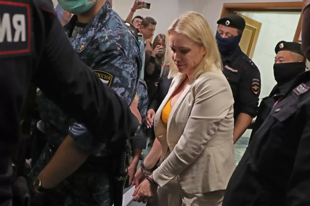 RĂZBOI ÎN UCRAINA: Jurnalista rusă Marina Ovsianikova, în arest la domiciliu