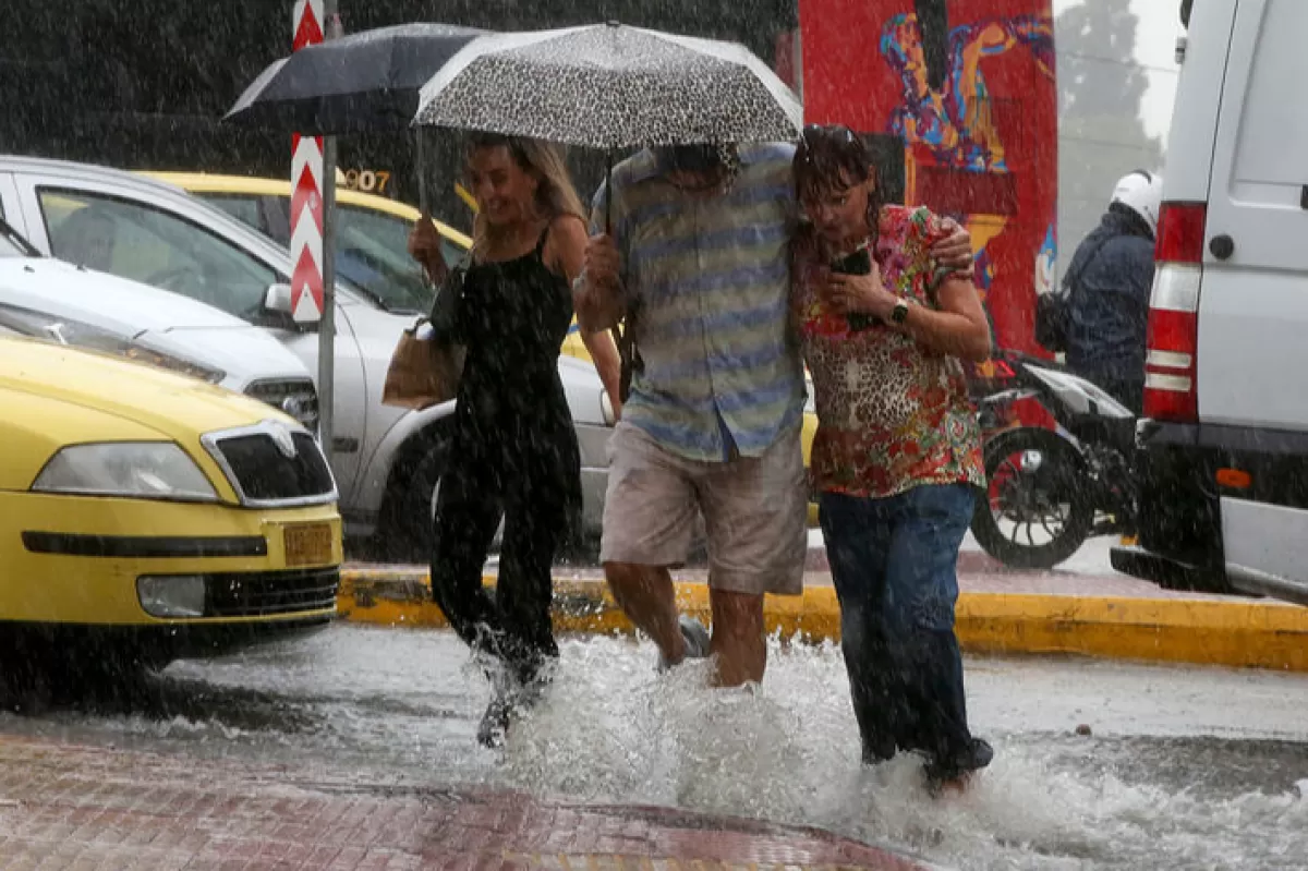Furtuni în Grecia și sate sub apă în Bulgaria. MAE îi avertizează pe călători asupra fenomenelor meteo extreme