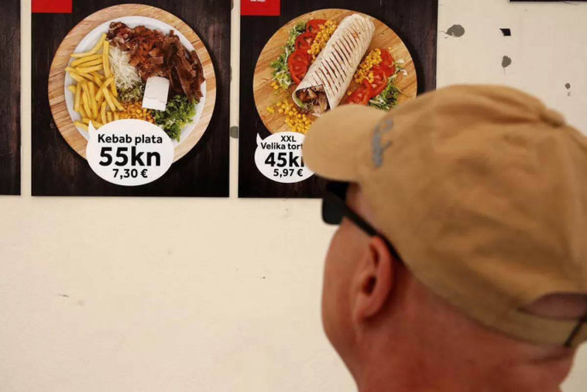 În Croaţia au apărut preţurile în euro, care va înlocui de anul viitor moneda naţională