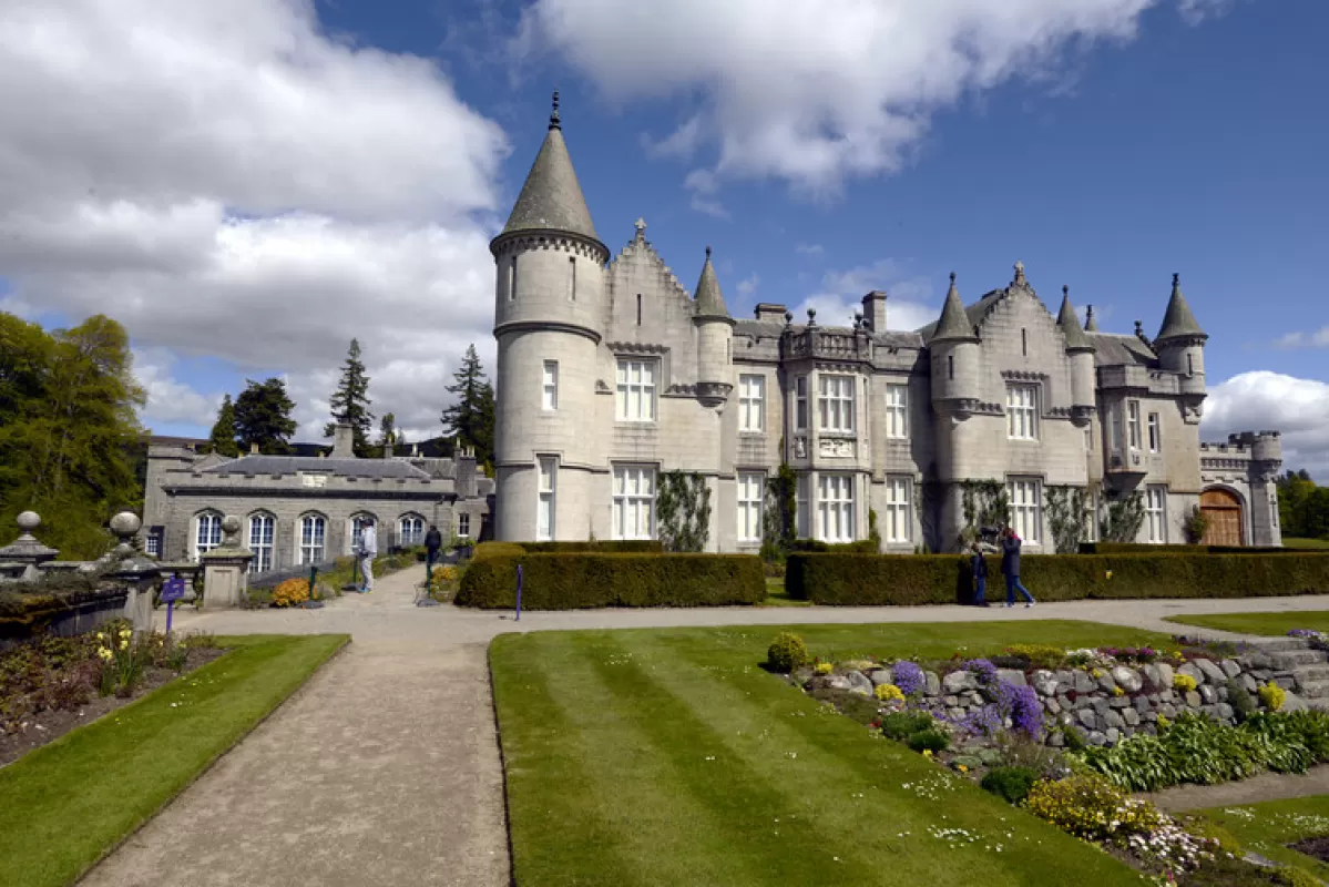 Liz Truss devine noul premier al Marii Britanii după ce a fost investită azi de Regină