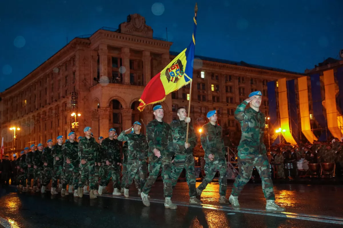 DEZINFORMARE: Moldova închide școli ca să cumpere arme din Occident