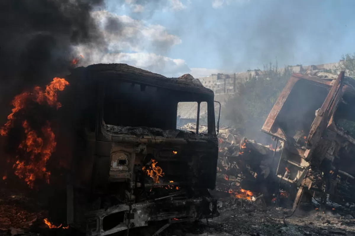 RĂZBOI ÎN UCRAINA: Bombardamentele ruseşti fac noi victime în estul Ucrainei