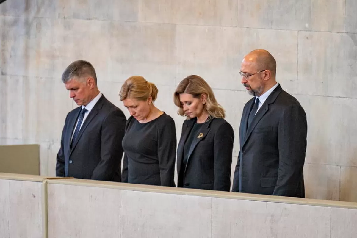 Olena Zelenska și-a luat rămas bun de la Regina Elisabeta a II-a