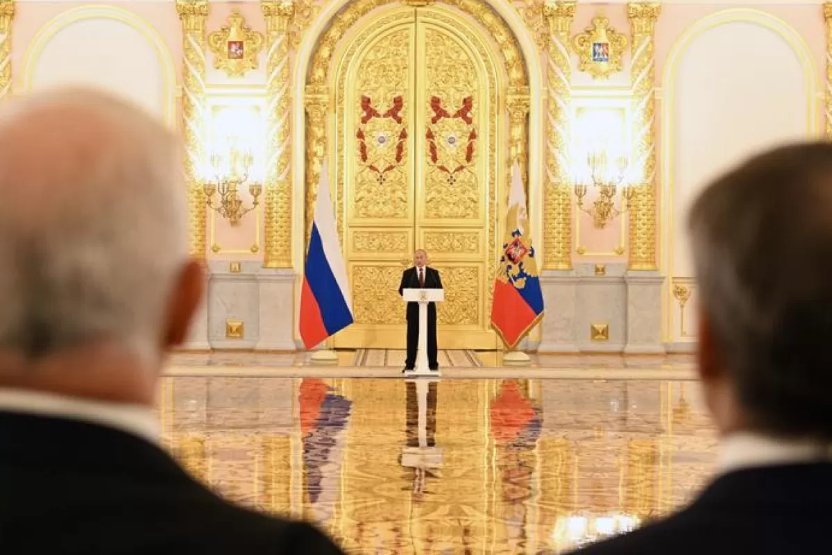 Vladimir Putin spune că vrea să contribuie la soluționarea crizelor grave din lume