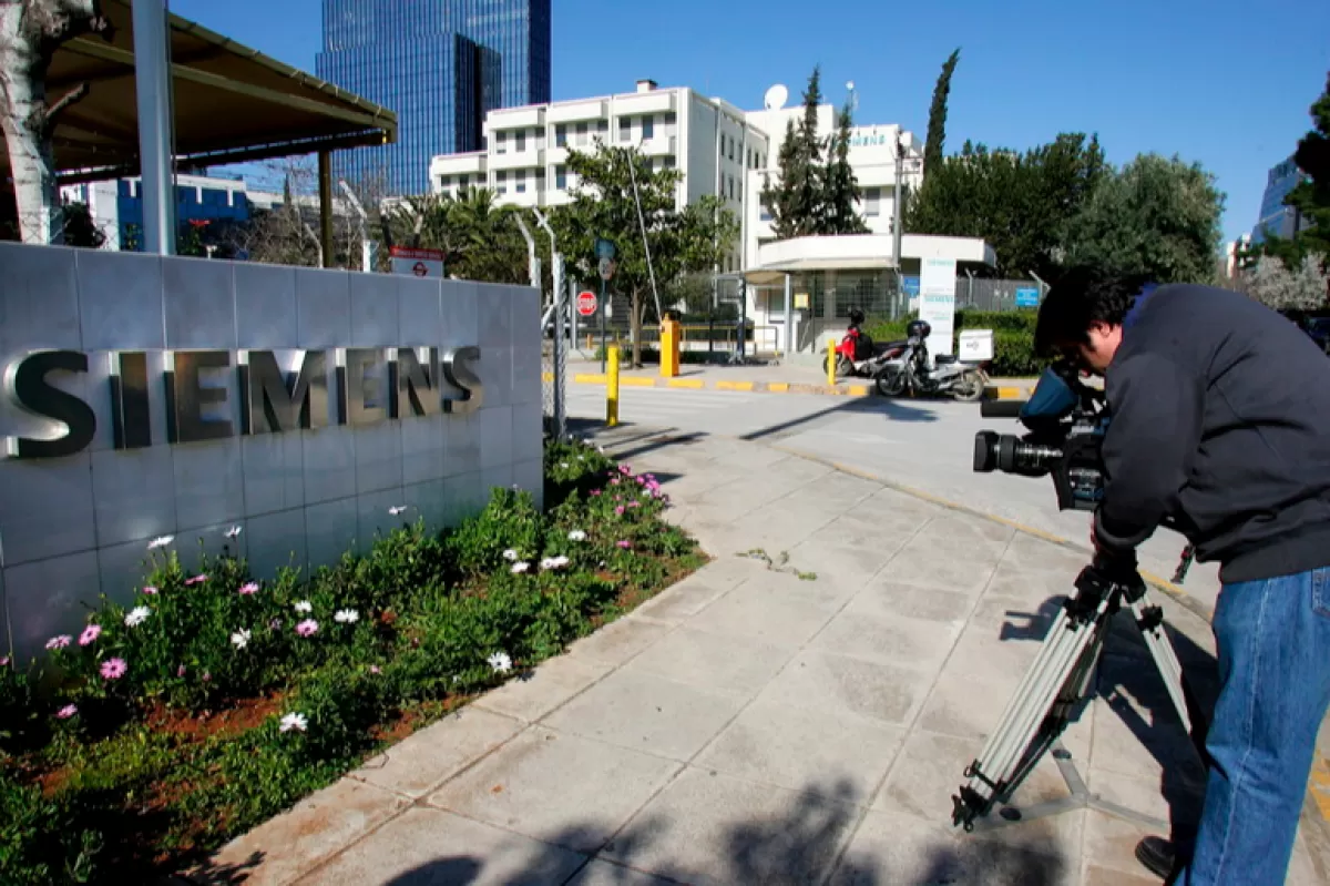 Presa și opoziția din Grecia critică decizia justiției în scandalul Siemens