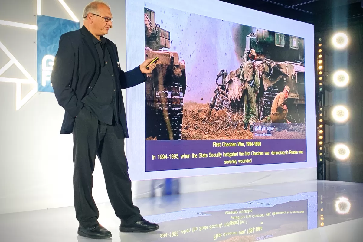 Iuri Felștinski: Putin voia o armată ruso-ucraineano-belarusă cu care să cucerească țările baltice și Republica Moldova