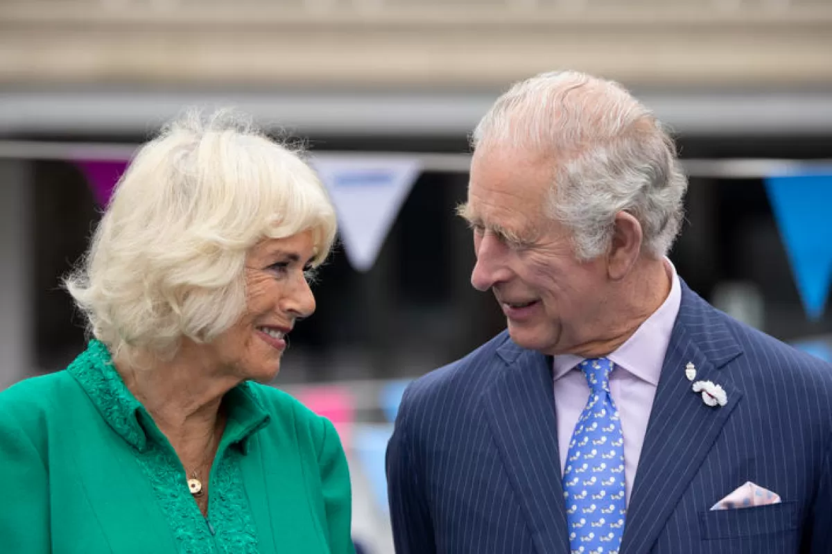 Charles al III-lea va fi încoronat anul viitor pe 6 mai, împreună cu soția sa Camilla