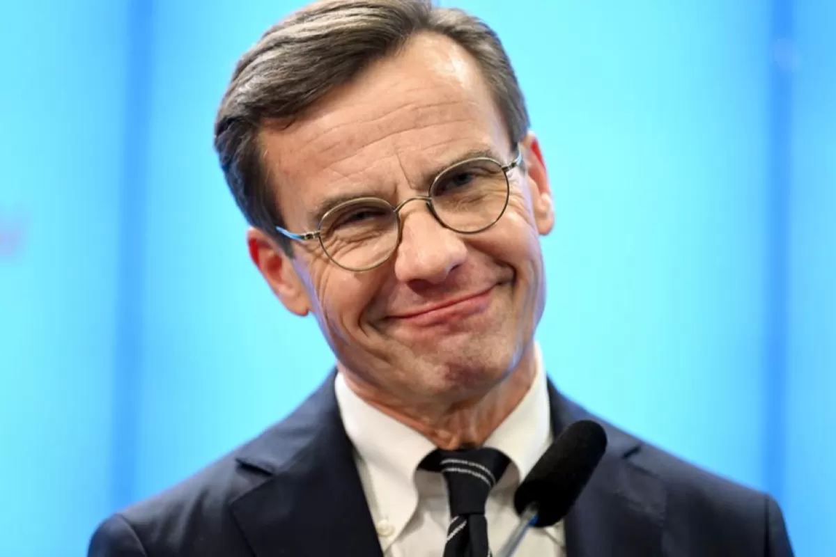 Liderul Partidului Moderat din Suedia, Ulf Kristersson, vorbește la o conferință de presă după alegerea sa ca nou prim-ministru în parlamentul suedez, Riksdag, la Stockholm, Suedia, 17 octombrie 2022.
