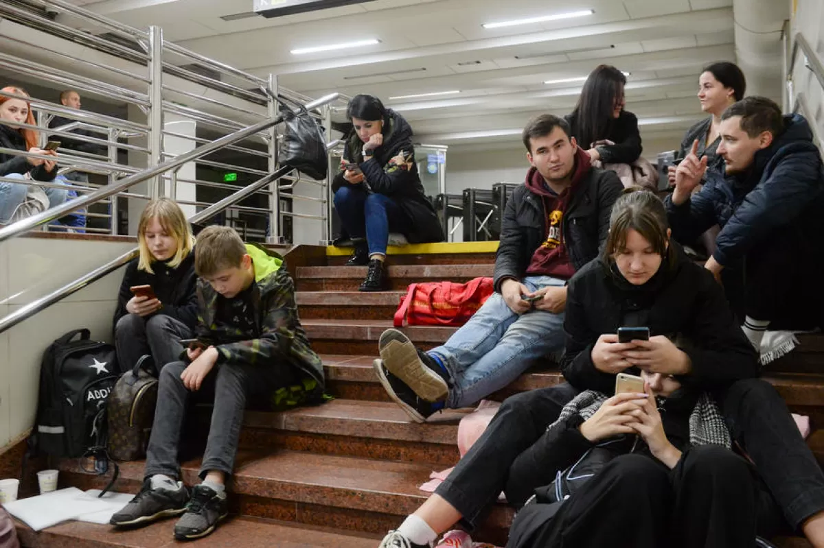 RĂZBOI ÎN UCRAINA: Un val de atacuri rusești asupra Ucrainei a lăsat mai multe regiuni, inclusiv capitala, fără curent și apă