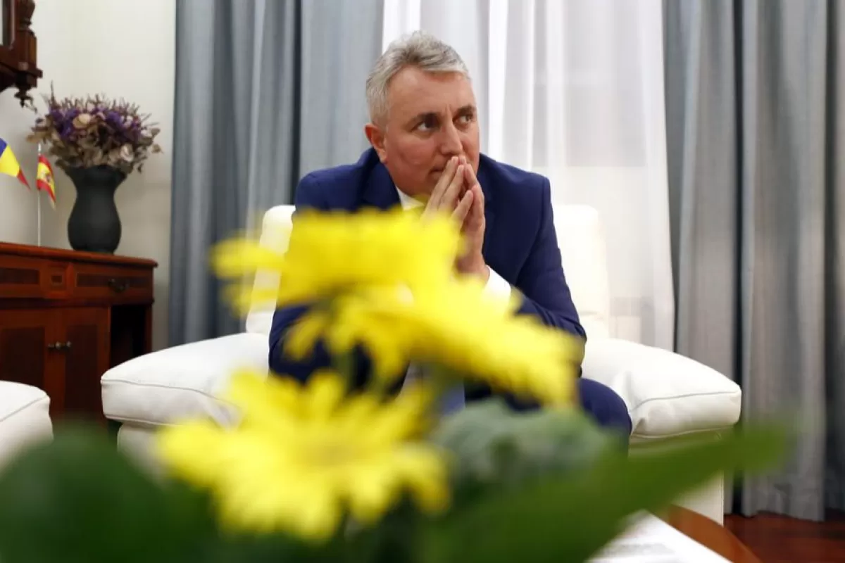 Opoziţia cere demisia ministrului român de Interne, liberalul Lucian Bode, pe care-l acuză de plagiat