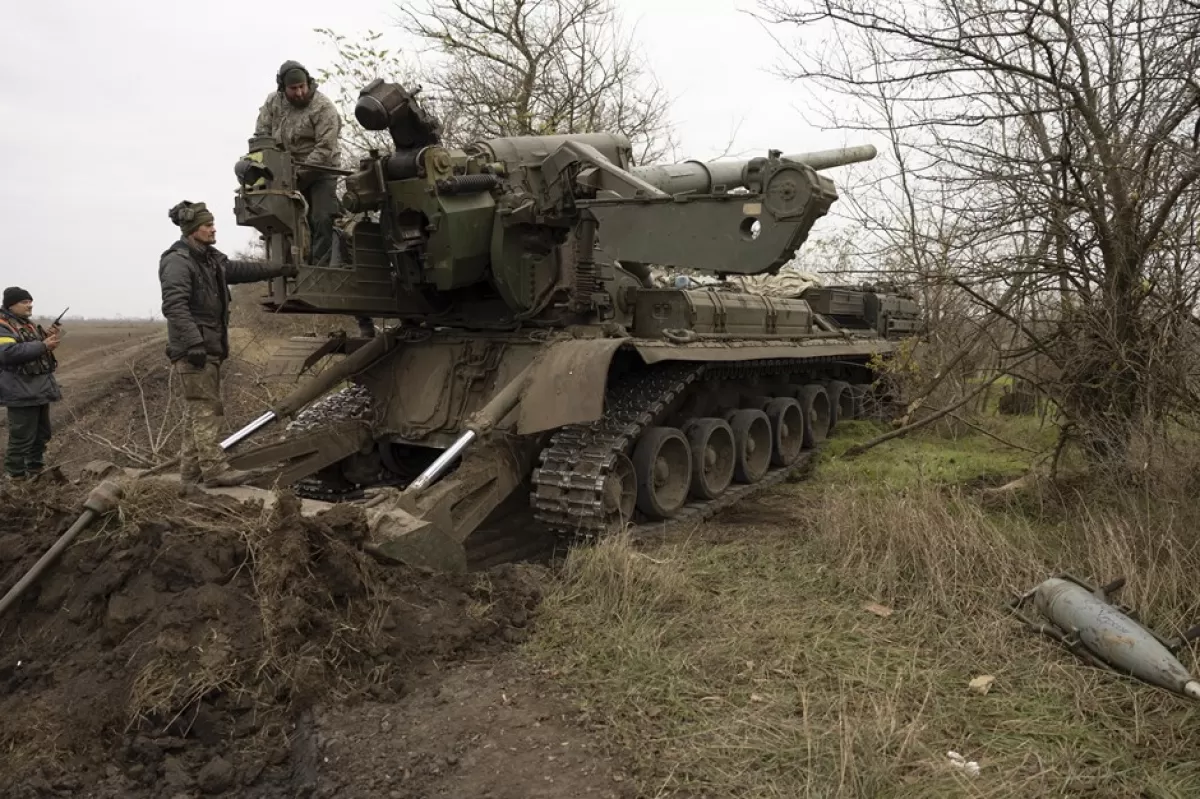 RĂZBOI ÎN UCRAINA: Rușii pretind că Hersonul din care se retrag continuă să le aparțină