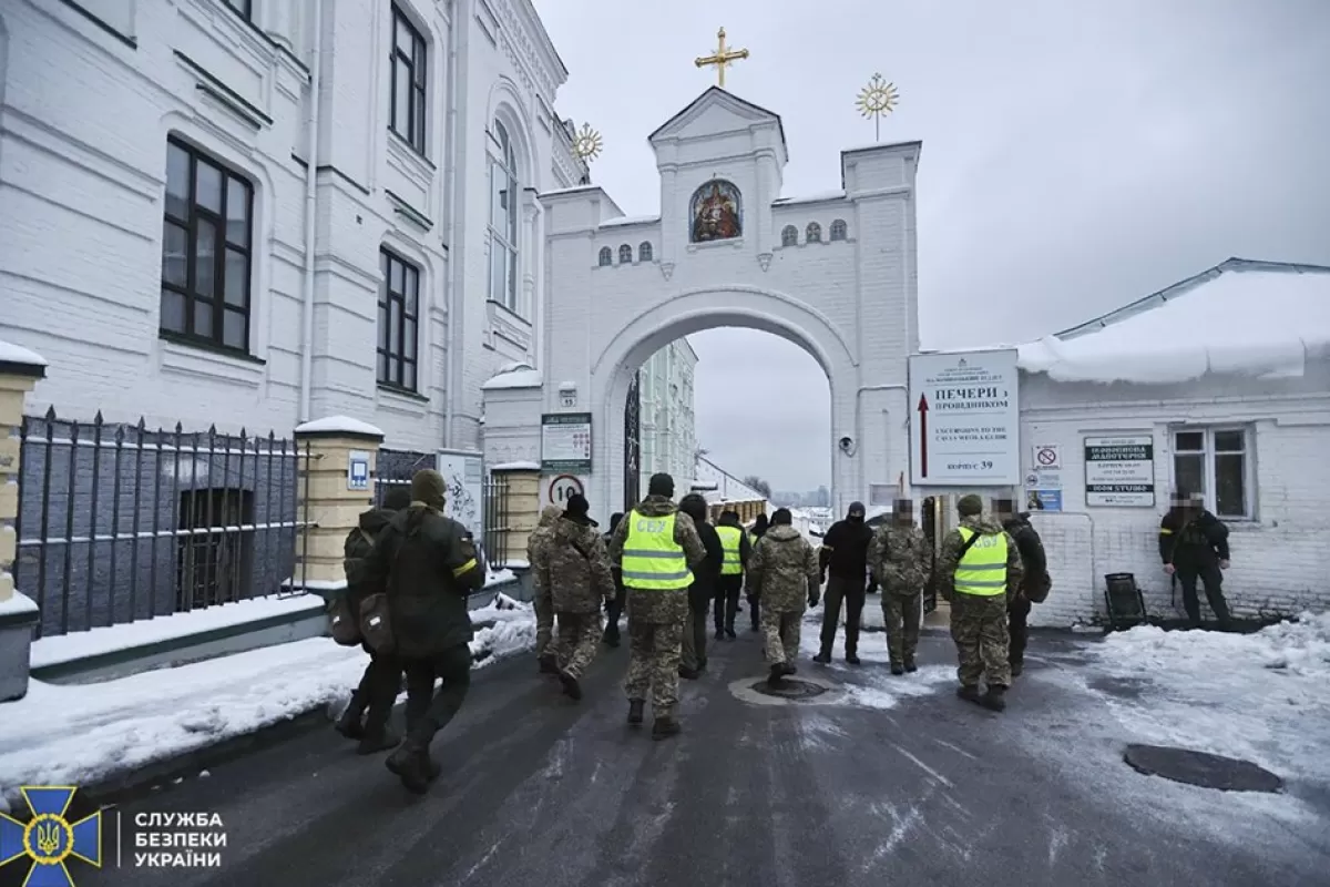 RĂZBOI ÎN UCRAINA: Serviciile ucrainene de securitate (SBU) percheziționează mănăstiri ortodoxe