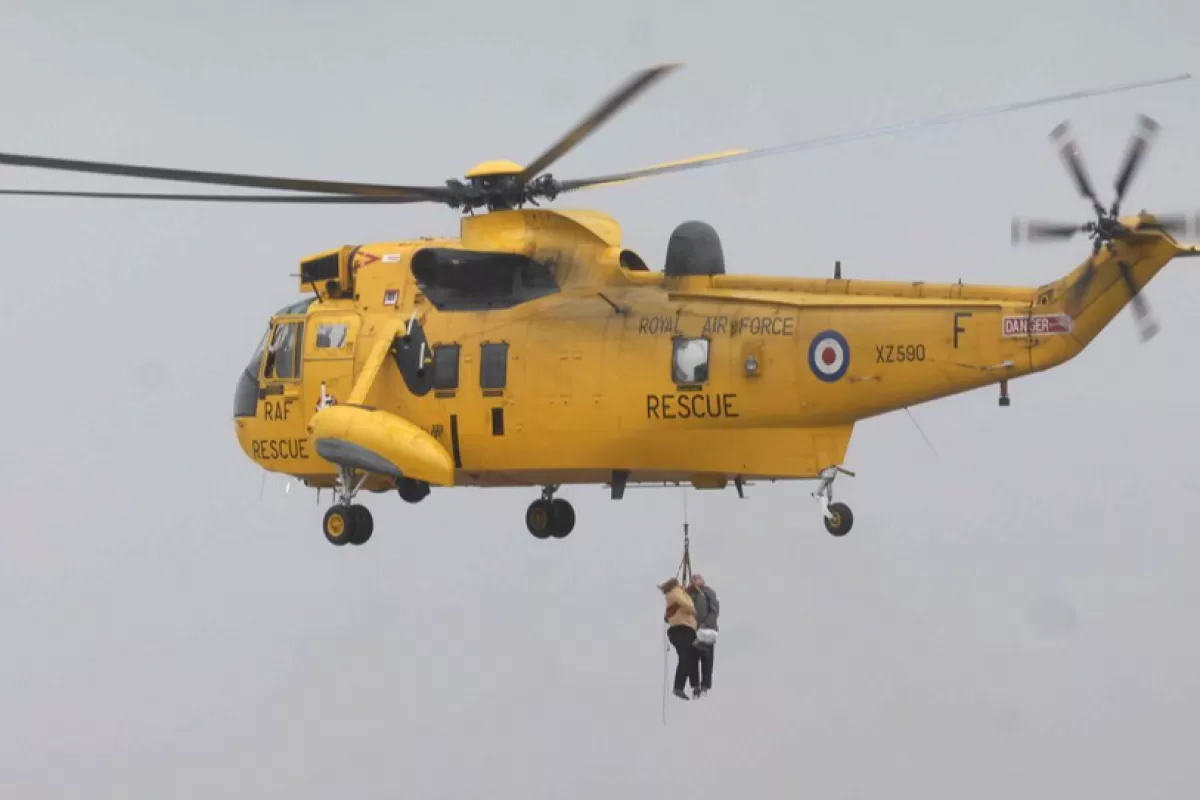 RĂZBOI ÎN UCRAINA: Marea Britanie a trimis, în premieră, Ucrainei un elicopter de căutare și salvare Sea King