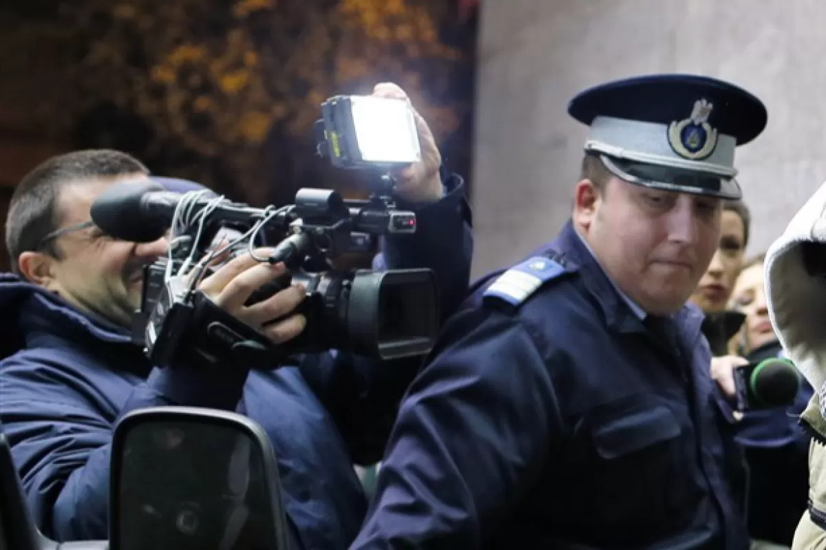 Procurorii români au reținut o femeie care ar fi instigat la comiterea de acte de teroriste