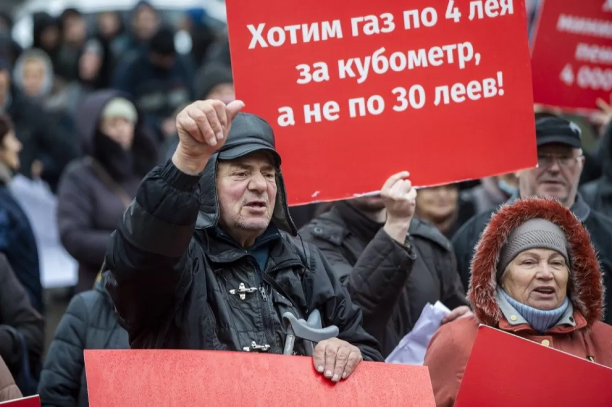 RĂBOI ÎN UCRAINA: Opoziția pro-rusă de la Chişinău vrea dizolvarea Legislativului