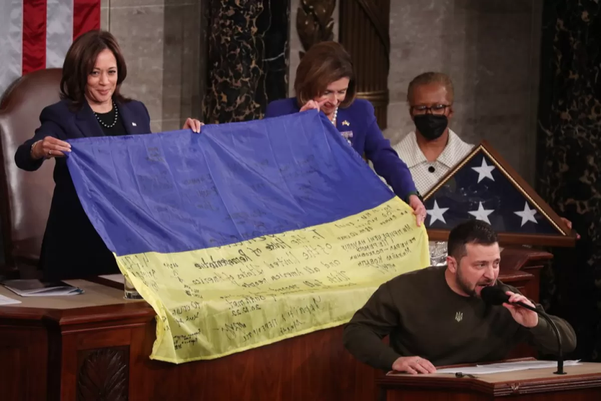 PROPAGANDĂ DE RĂZBOI: Străinii rusofobi vor avea dreptul să sfâșie Crimeea și Donbassul după eliberarea acestor teritorii