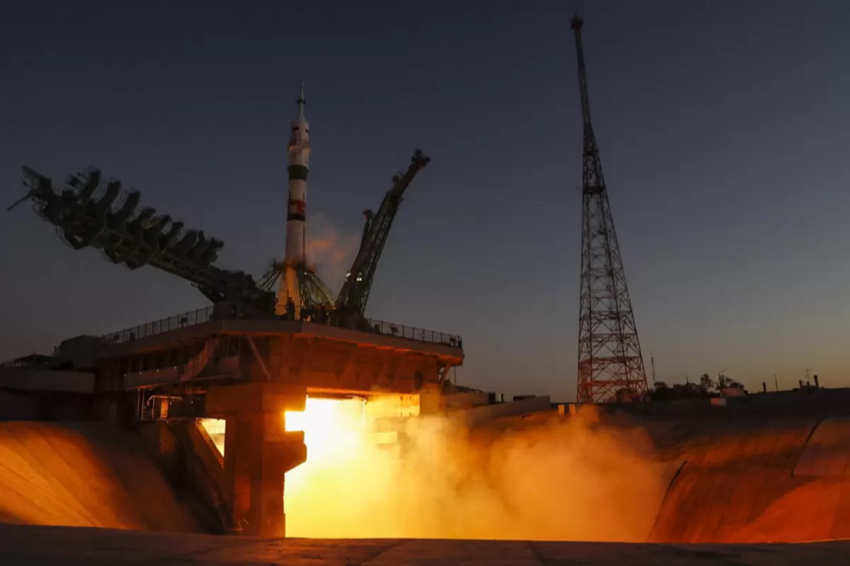 Moscova va încerca să recupereze din Cosmos doi ruși și un american