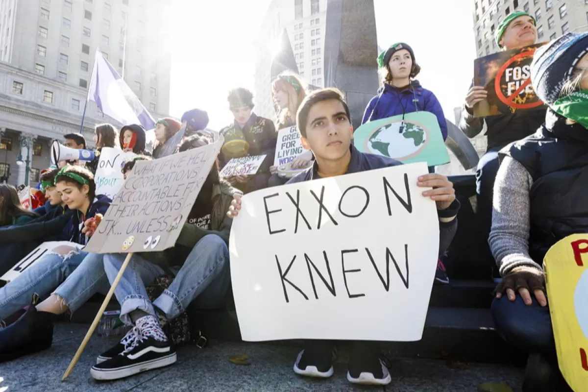 Giganul petrolului ExxonMobil știa de decenii că produsele sale duc Planeta spre dezastru ecologic