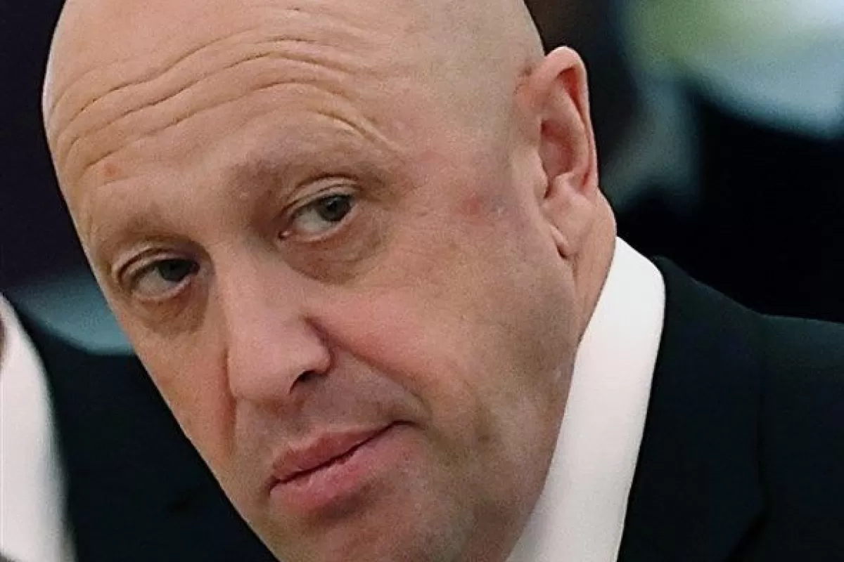 RĂZBOI ÎN UCRAINA:  Patronul mercenarilor Wagner îi laudă iar pe militarii ucraineni