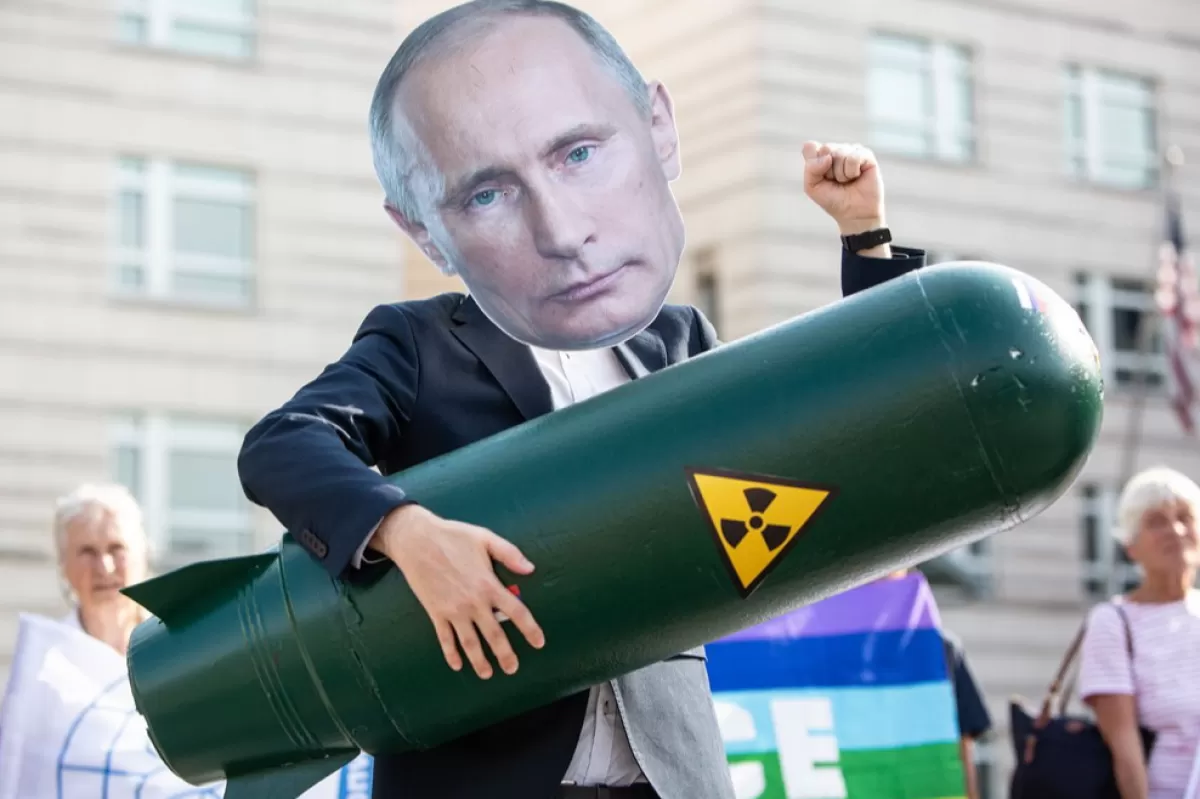 WAR PROPAGANDA: Volodymyr Zelensky wants a global nuclear war