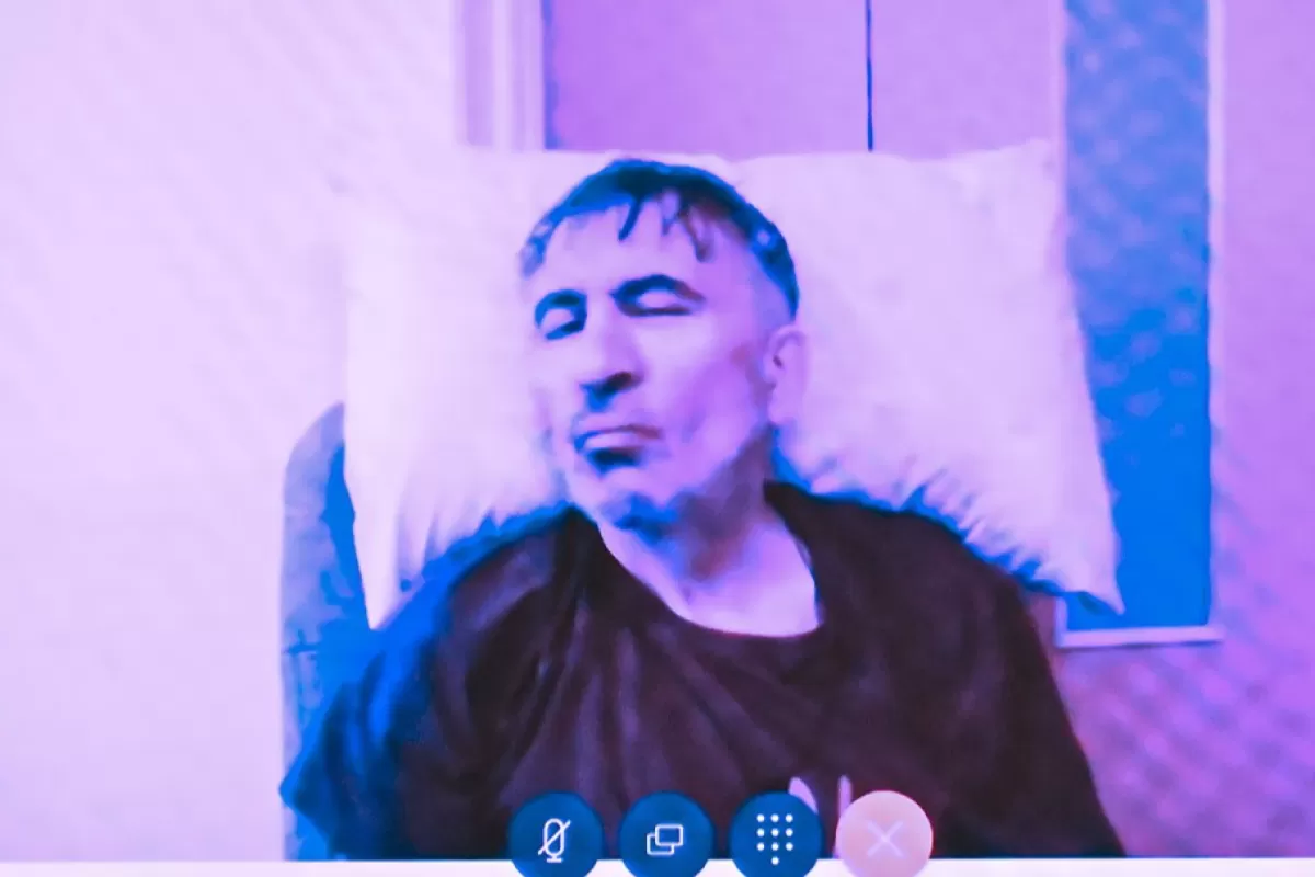 Georgia riscă să își compromită relațiile cu Occidentul și să revină în orbita Rusiei dacă fostul președinte, Miheil Saakașvili, moare în detenție