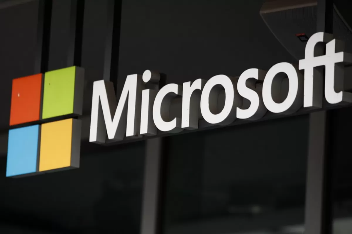 Microsoft și Alphabet integrează inteligența artificială în motoarele lor de căutare