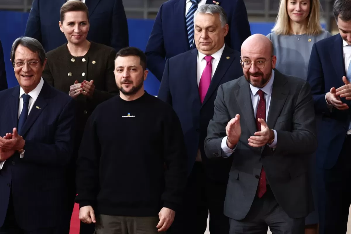 Premierul Ungariei se abține să-l aplaude pe președintele ucrainean, aflat la Bruxelles pentru a cere arme