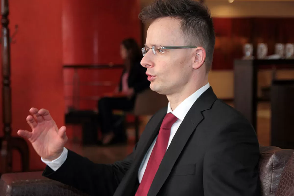 Ministrul de Externe al Ungariei ar urma să facă o 