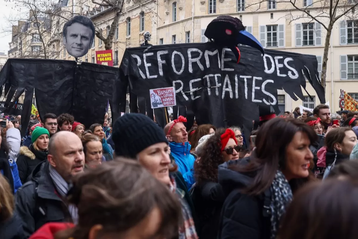 Încă o zi de proteste masive în Franța împotriva reformei pensiilor