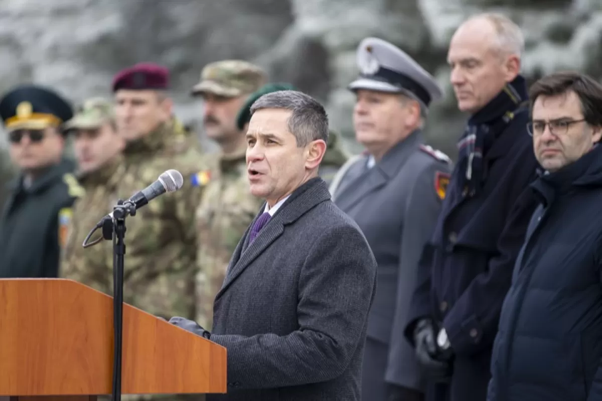 Ministrul moldovean al apărării acuză Rusia că duce un război hibrid pentru răsturnarea puterii pro-europene de la Chișinău