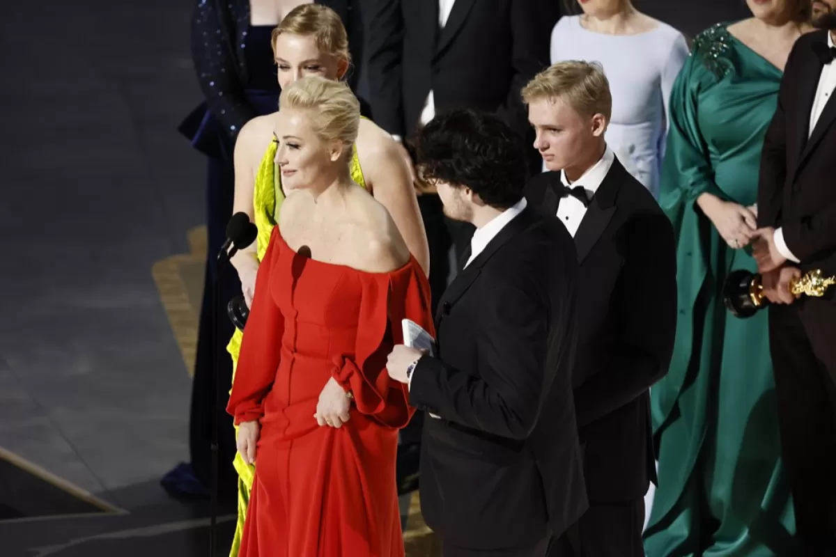 Kremlinul acuză politizarea Hollywood-ului, după ce documentarul Navalnîi a cucerit Oscarul