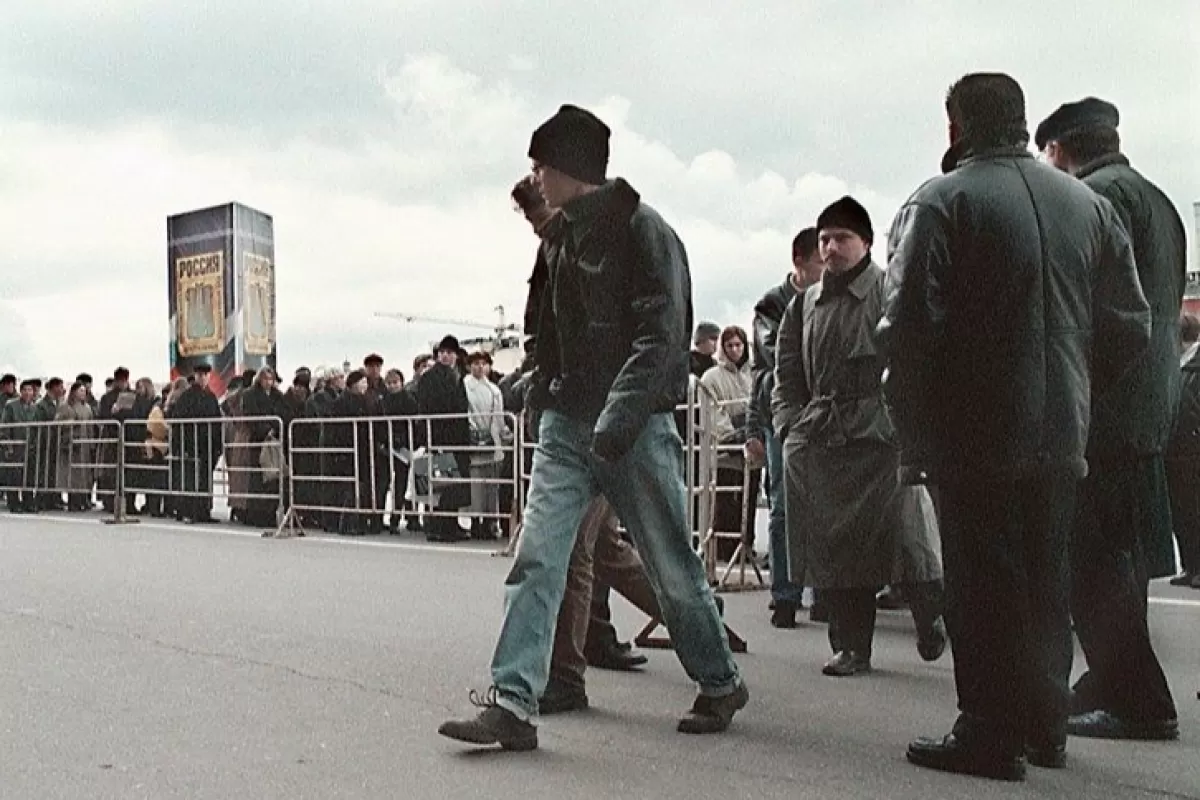 Rusia vrea să angajeze şomerii în fabricile de armament