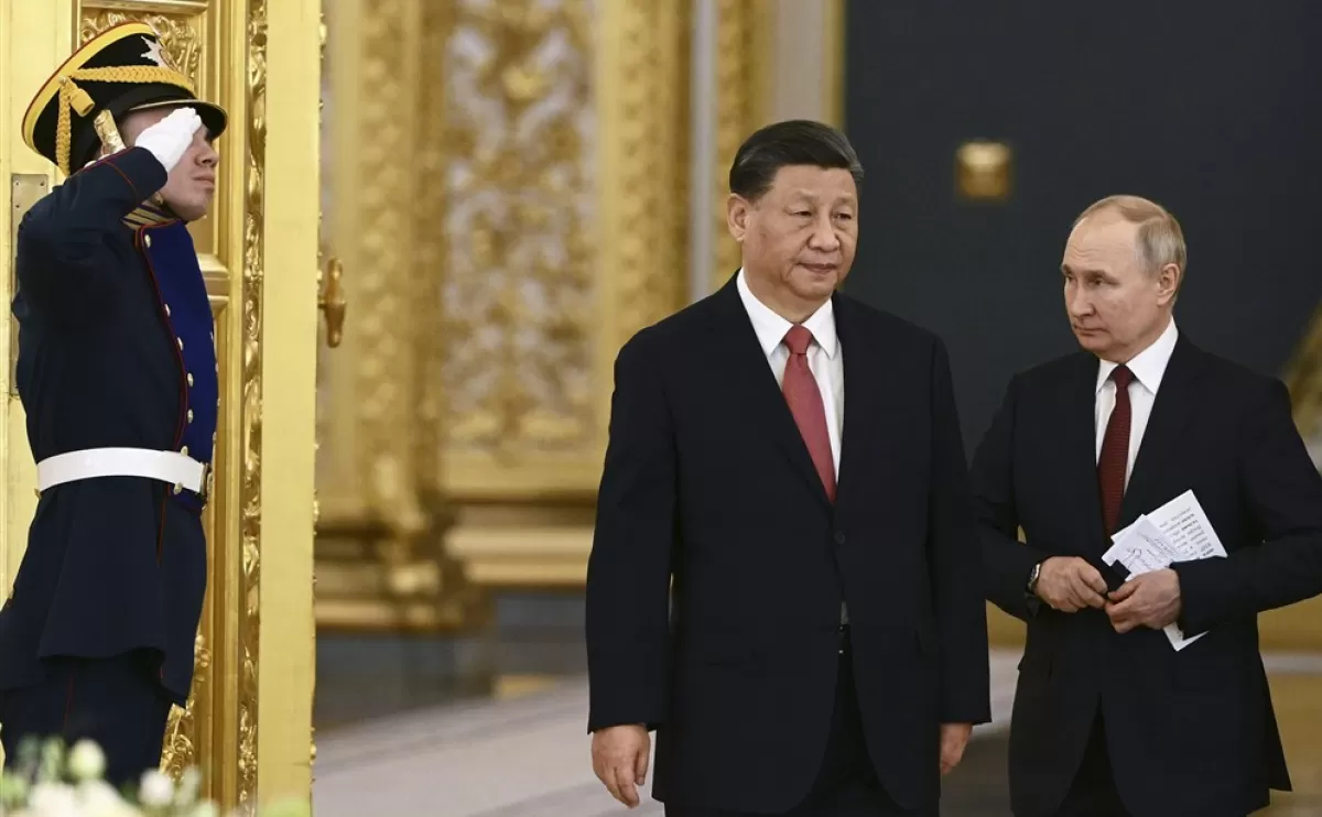 PROPAGANDĂ DE RĂZBOI: Rusia și China vor pace în Ucraina, în timp ce Occidentul alimentează războiul