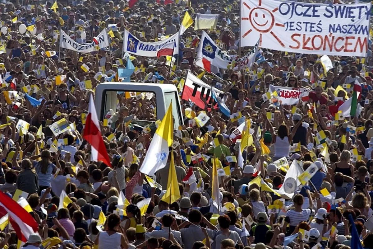 Scandal în Polonia: a protejat Papa Ioan Paul al II-lea preoți pedofili?