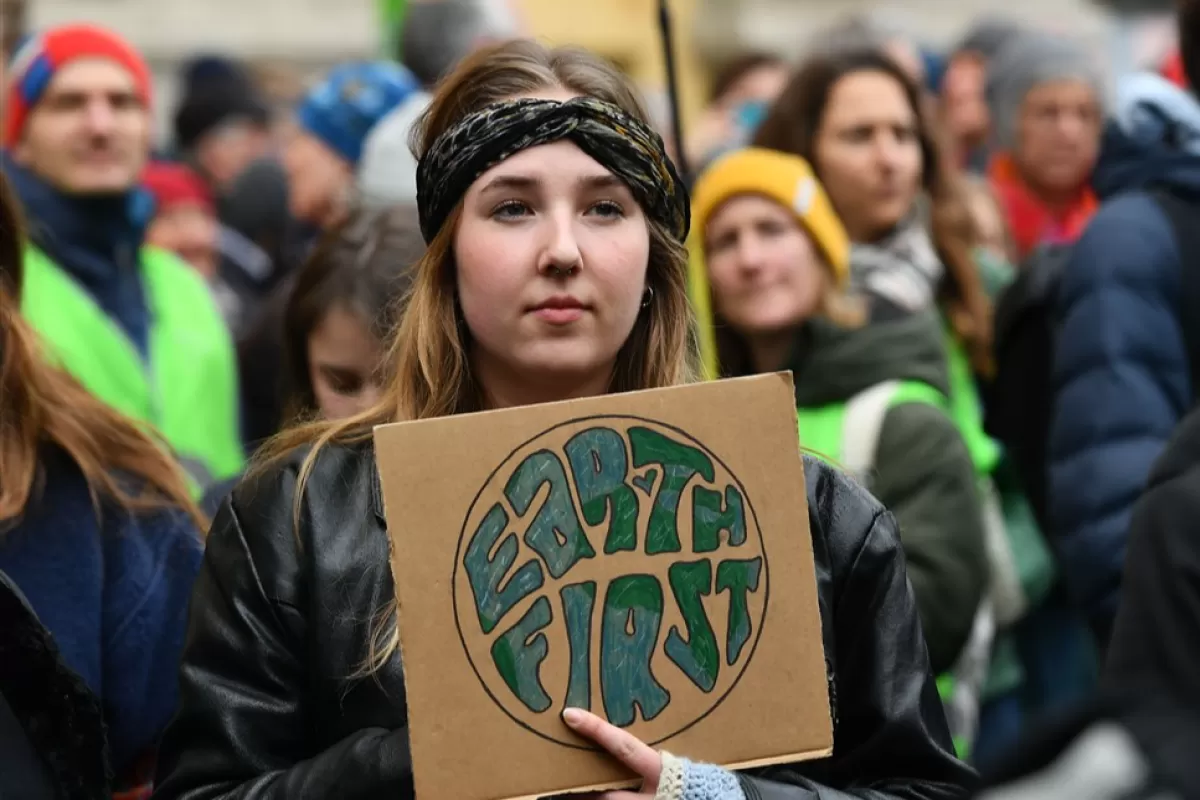 FAKE NEWS: Energia verde, promovată de Occident pentru a obține resurse minerale